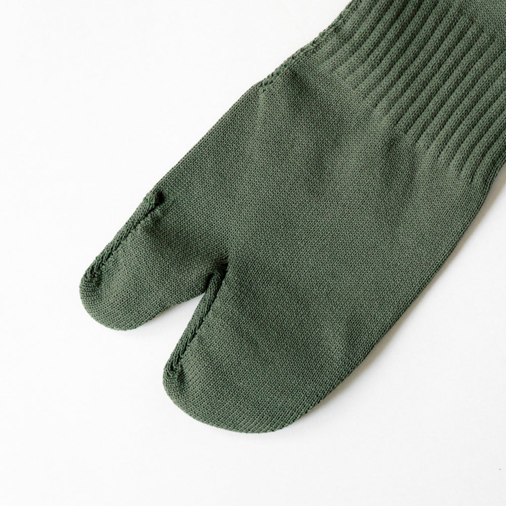 NODAL Olive green Tabi gym sock with split toe design. Made in Japan.