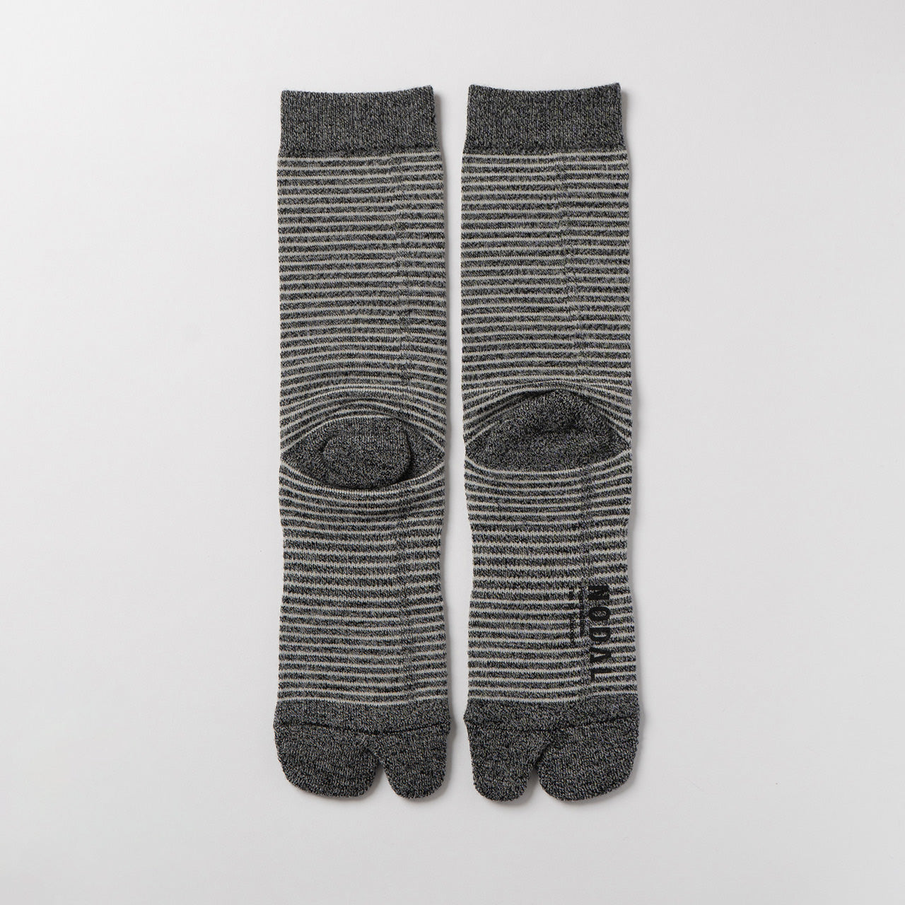 NODAL Tabi Sock – Merino Wool Stripe Heather Charcoal| Made in Japan