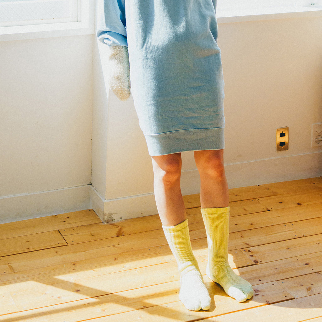 NODAL 84N Long Tabi Sock – Pail Yellow | Made in Japan